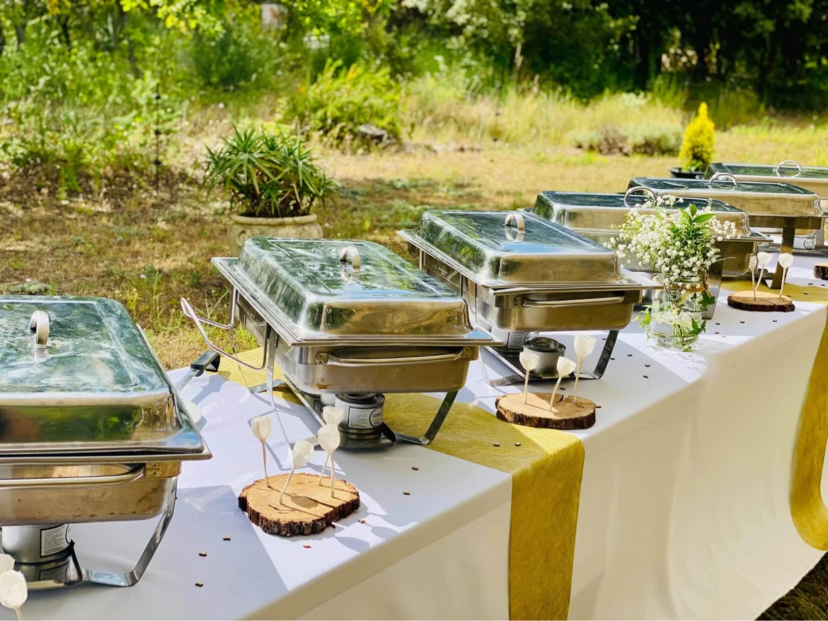 buffet de plats composé pour un mariage dans la région paca dans le var fait par un traiteur